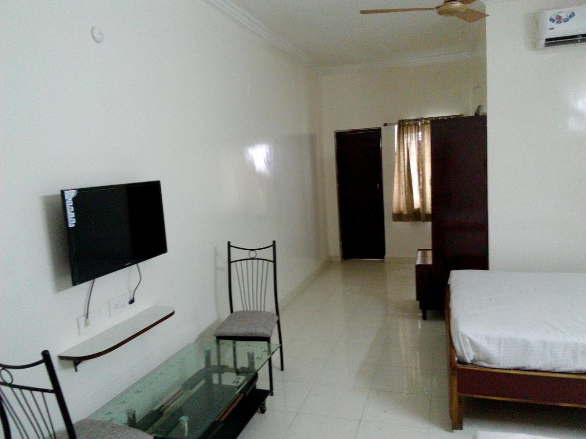 Sahasra Residency Hotell Hyderabad Exteriör bild