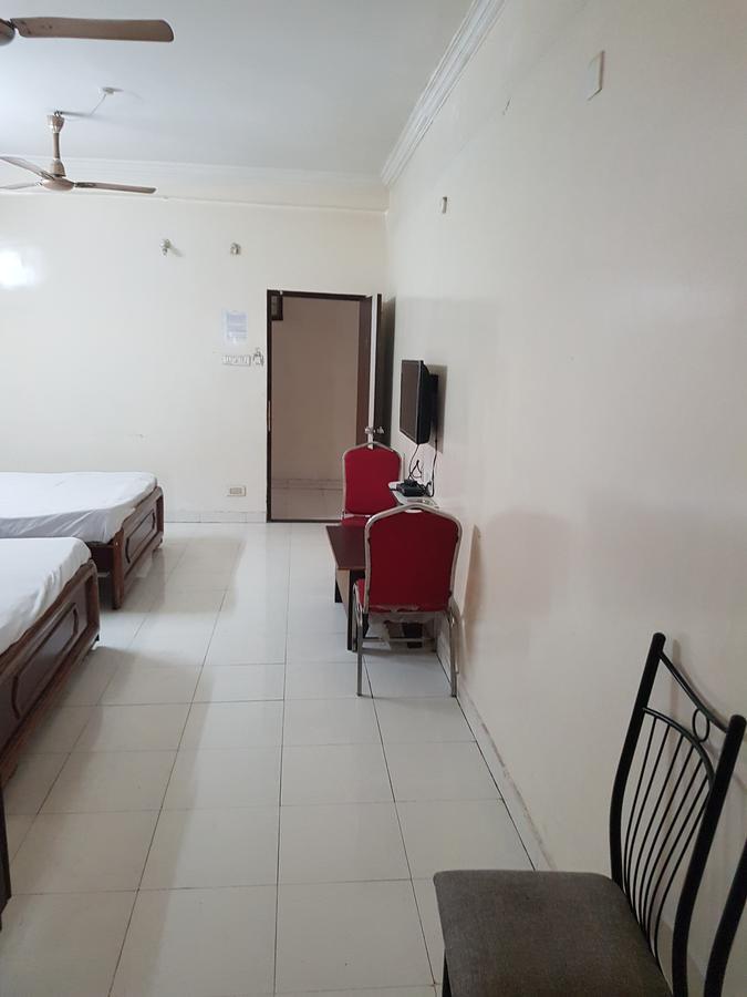 Sahasra Residency Hotell Hyderabad Exteriör bild